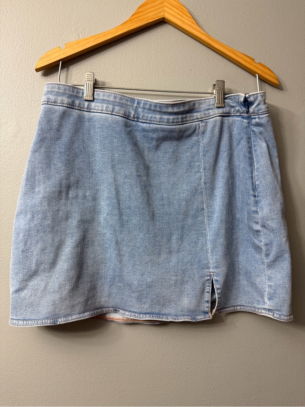 American Eagle outfitters high rise Light Blue Denim Mini Skirt 14